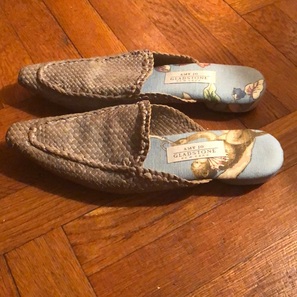 Mule shoe